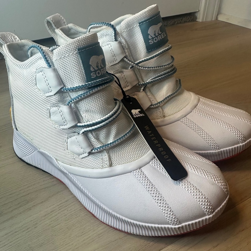 Sorel Out N About III Conquest Waterproof Boots White Sea Salt women's 7